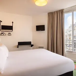 كورنر ايفل فندق باريس